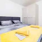 In 49874 Apartament