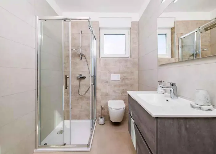 In 49874 アパート